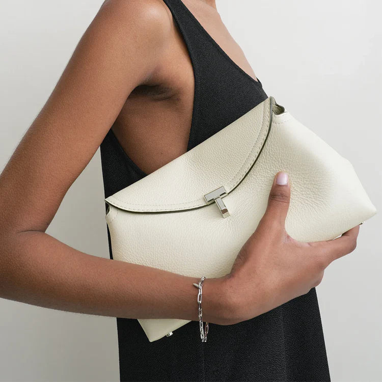 T-LOCK CLUTCH GRAINED LEATHER MILK