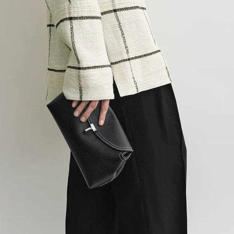 TOTEME CLUTCH LEATHER BLACK SILVER